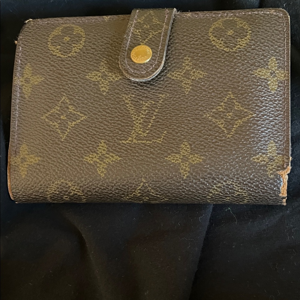rehab Louis Vuitton Brown Monogram Snap Wallet.